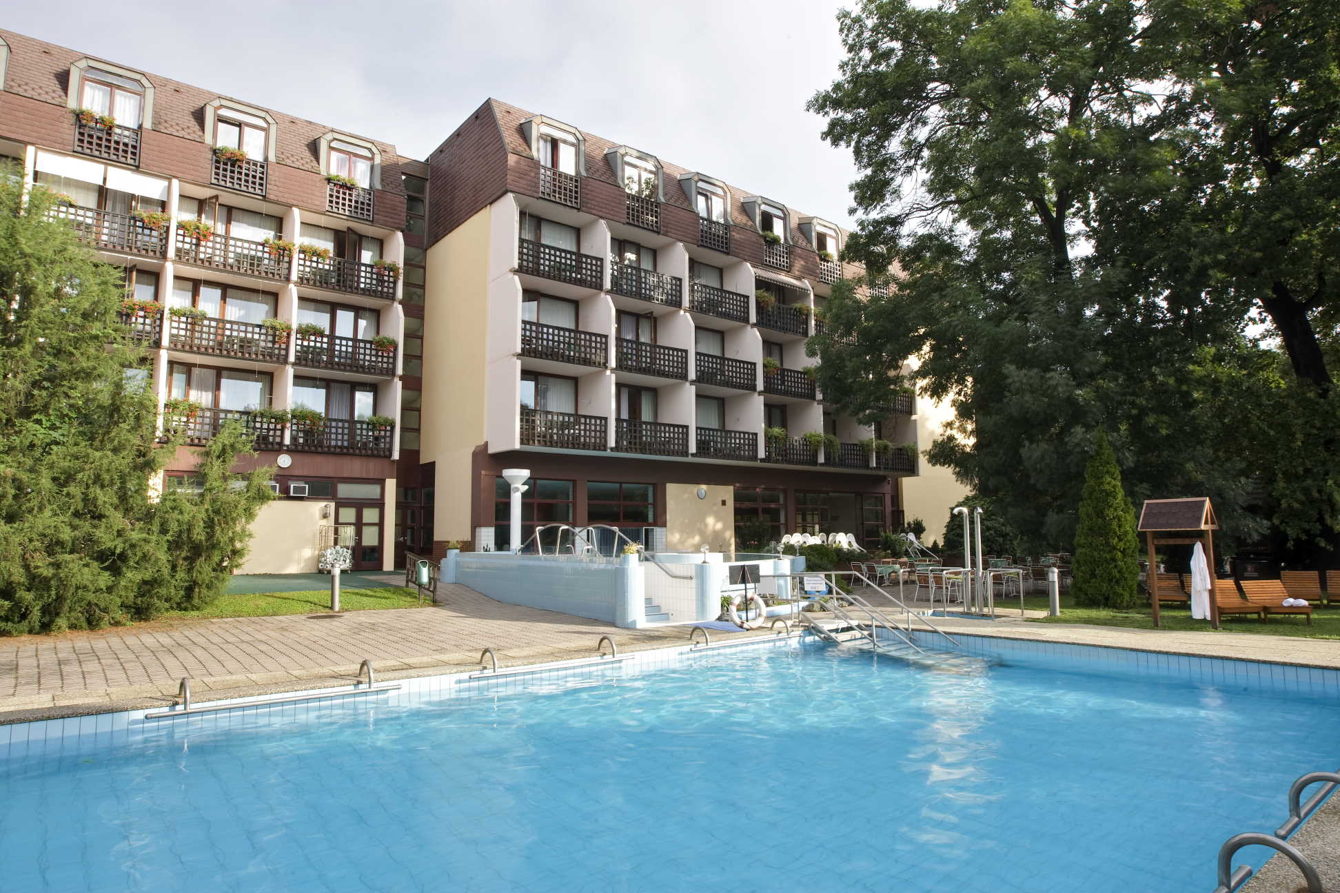 Ensana Thermal Sarvar Health Spa Hotel